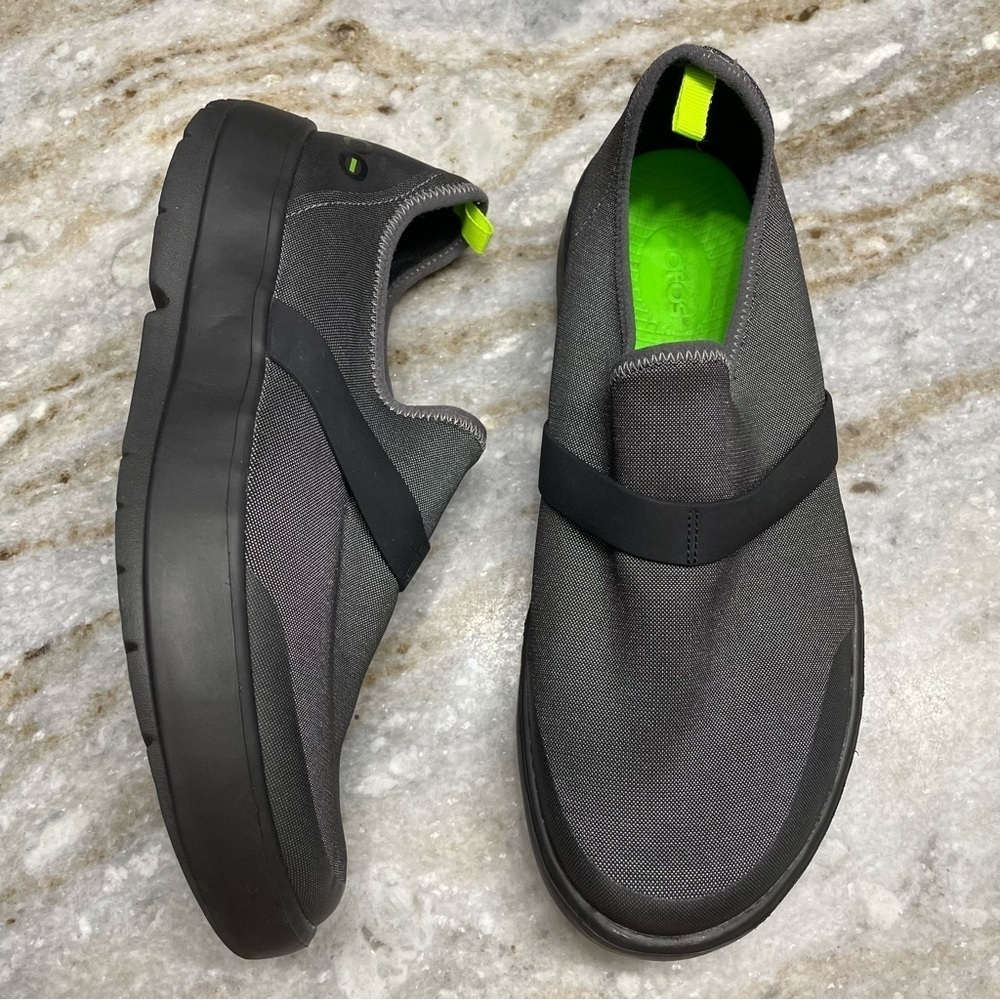Oofos OOmg eeZee Low Shoe Women Size 11 Gray/Black